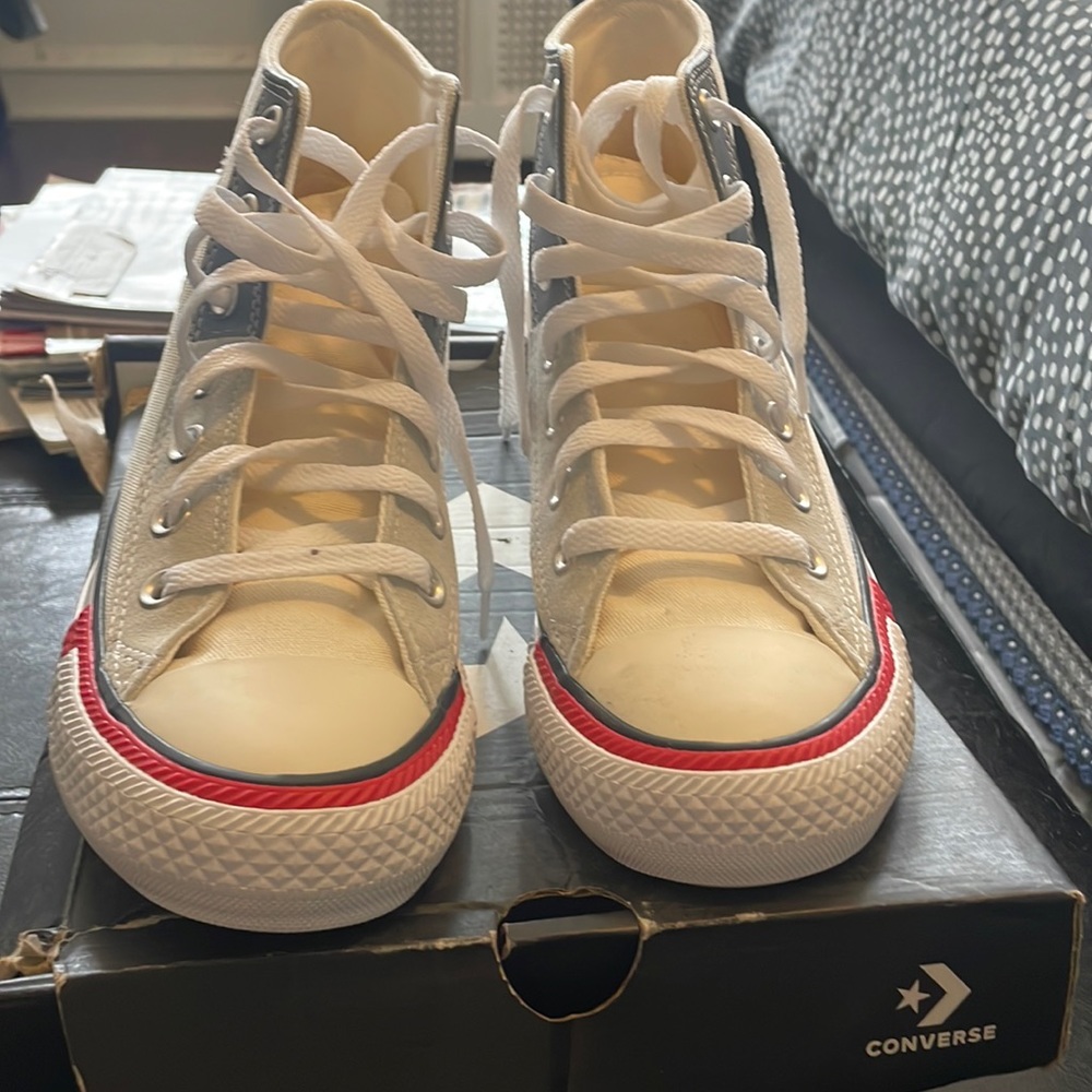 Kid converse